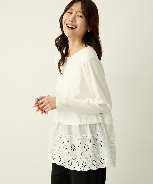 Petit Honfleur(プチオンフルール)の「裾切替レイヤードロングスリーブTシャツ【ドット・レース】(Tシャツ/カットソー・レディース・ホワイト/ネイビー・L/M)」の1枚目の写真
