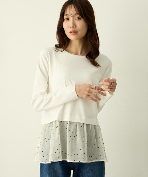 Petit Honfleur(プチオンフルール)の「裾切替レイヤードロングスリーブTシャツ【ドット・レース】(Tシャツ/カットソー・レディース・ホワイト/ネイビー・L/M)」の4枚目の写真
