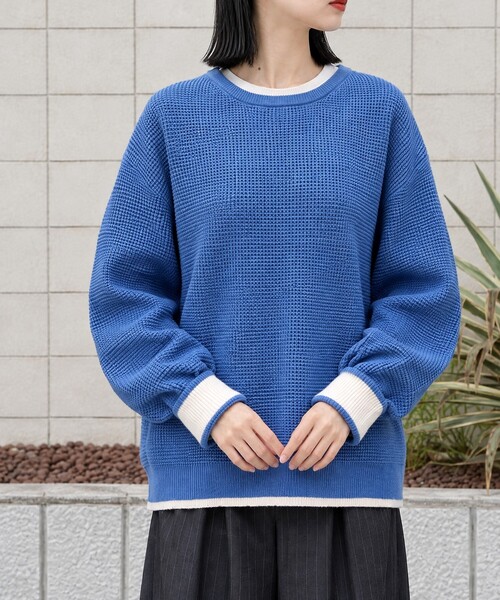 MONO-MART(モノマート)の「配色で魅せる|クルーネック ワッフルニットプルオーバー<ウォッシャブル・アンチピリング・帯電防止>(ニット/セーター・レディース・アイボリー/グレイッシュブルー/カーキ/チャコール/ダークブラウン/グレー/ワイン/ブラック/ネイビー・M/L)」の17枚目の写真