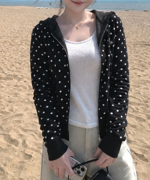 ViViDAY(ビビデー)の「フードジップニットカーディガン(カーディガン/ボレロ・レディース・ブラック・M)」の9枚目の写真