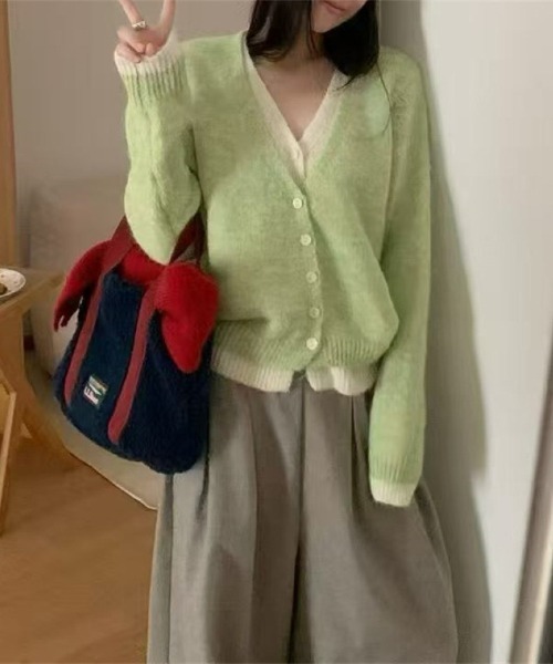 Ritzy(リッツィー)の「配色切替 V ネックふわもこニットカーディガン(カーディガン/ボレロ・レディース・グレー/ピンク/グリーン・FREE)」の9枚目の写真