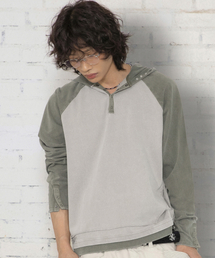 XTONZ（エクストーンズ）の「XTT170 ラグランヘンリーネック ウォッシュド クロップドフーディー (KHAKI)（パーカー）」
