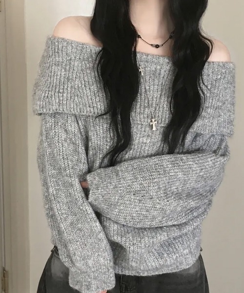 Emilie(エミリー)の「2WAY オフショルダータートルネックニットプルオーバー(ニット/セーター・レディース・アイボリー/ピンク/グレー・FREE)」の2枚目の写真