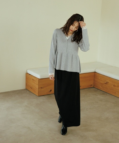 GLOBAL WORK(グローバルワーク)の「カシミヤタッチペプラムカーディガン/812956(カーディガン/ボレロ・レディース・チャコールグレー/ライトグレー/ワインレッド・LARGE/MEDIUM/SMALL)」の4枚目の写真