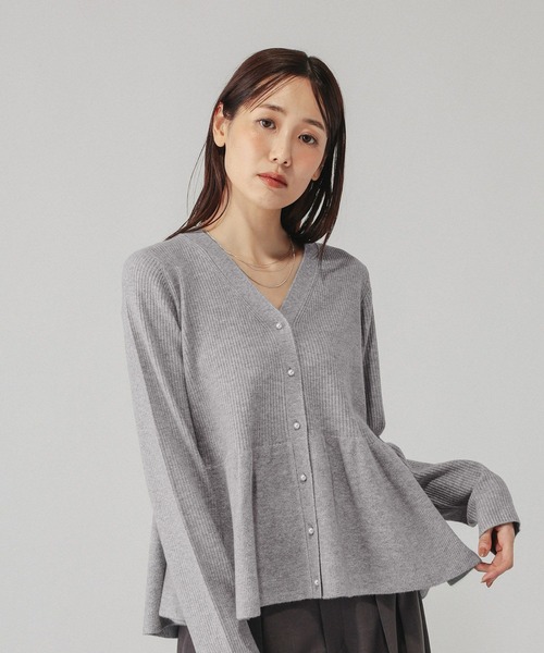 GLOBAL WORK(グローバルワーク)の「カシミヤタッチペプラムカーディガン/812956(カーディガン/ボレロ・レディース・チャコールグレー/ライトグレー/ワインレッド・LARGE/MEDIUM/SMALL)」の16枚目の写真