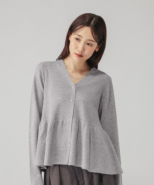 GLOBAL WORK(グローバルワーク)の「カシミヤタッチペプラムカーディガン/812956(カーディガン/ボレロ・レディース・チャコールグレー/ライトグレー/ワインレッド・LARGE/MEDIUM/SMALL)」の17枚目の写真