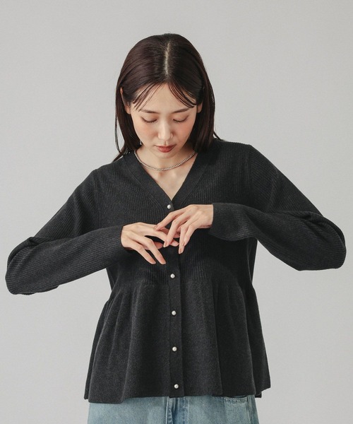 GLOBAL WORK(グローバルワーク)の「カシミヤタッチペプラムカーディガン/812956(カーディガン/ボレロ・レディース・チャコールグレー/ライトグレー/ワインレッド・LARGE/MEDIUM/SMALL)」の12枚目の写真