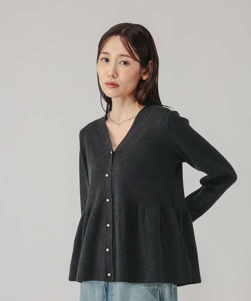 GLOBAL WORK(グローバルワーク)の「カシミヤタッチペプラムカーディガン/812956(カーディガン/ボレロ・レディース・チャコールグレー/ライトグレー/ワインレッド・LARGE/MEDIUM/SMALL)」の13枚目の写真