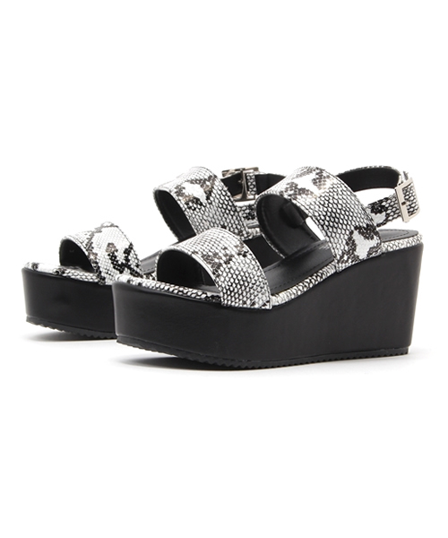 Re:EDIT（リエディ）の「ダブルベルトウェッジソールサンダル[Re:EDIT/リエディ][春夏新作]（サンダル・レディース・ブラック/ホワイト/ベージュ/ベージュ系その他/ネイビー/パイソン/シルバー/ブラック系その他/グレー系その他/ブルー系その他・X-SMALL/SMALL/MEDIUM/LARGE/X-LARGE/XX-LARGE）」の16枚目の写真