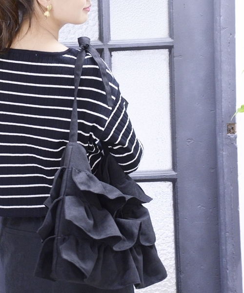 Who S Who Chico フーズフーチコ の 3段フリルトートバッグ トートバッグ Wear Who S Who Chico フーズフーチコ の 3段フリルトートバッグ トートバッグ Wear