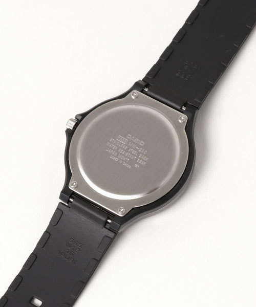 CASIO（カシオ）の「CASIO カシオ / クォーツ 腕時計 ラバーベルト 5気圧防水 ラウンドフェイス アナログ腕時計 /// MWラウンドシリーズ（アナログ腕時計・メンズ・ブラック×ホワイト/ブラック×ブルー/ブラック系その他/ブラック/ブラック×ブラック/ブラック系その他2/ブラック系その他4/ブラック系その他3/ブラック×ゴールド・FREE）」の11枚目の写真
