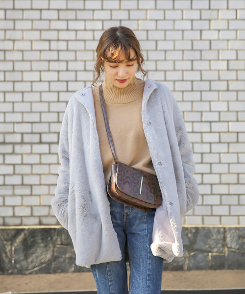 select MOCA(セレクトモカ)の「ふわふわノーカラーフェイクファーコートロング丈コート(ノーカラージャケット)」|グレー