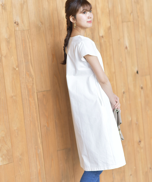 rps（アールピーエス）の「フレンチスリーブコクーンワンピース（ワンピース・レディース・マスタード/ブラック/ブルーグリーン/ブルー/カーキ/イエロー/ネイビー/オフホワイト/グリーン/ベージュ/ダークグリーン・M）」の2枚目の写真