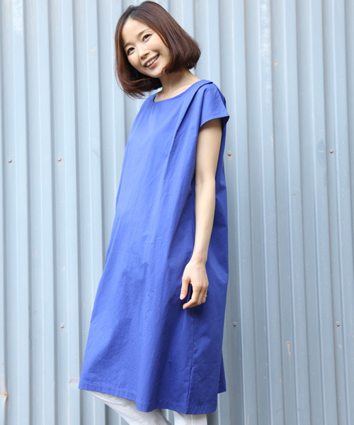 rps（アールピーエス）の「フレンチスリーブコクーンワンピース（ワンピース・レディース・マスタード/ブラック/ブルーグリーン/ブルー/カーキ/イエロー/ネイビー/オフホワイト/グリーン/ベージュ/ダークグリーン・M）」の8枚目の写真