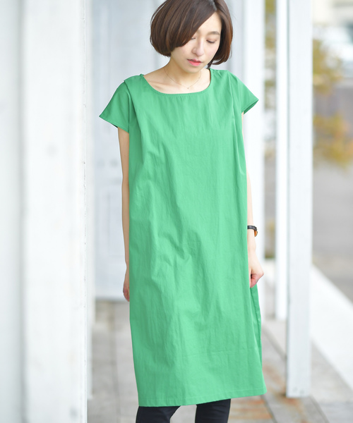 rps（アールピーエス）の「フレンチスリーブコクーンワンピース（ワンピース・レディース・マスタード/ブラック/ブルーグリーン/ブルー/カーキ/イエロー/ネイビー/オフホワイト/グリーン/ベージュ/ダークグリーン・M）」の6枚目の写真