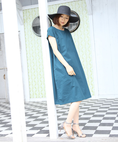 rps（アールピーエス）の「フレンチスリーブコクーンワンピース（ワンピース・レディース・マスタード/ブラック/ブルーグリーン/ブルー/カーキ/イエロー/ネイビー/オフホワイト/グリーン/ベージュ/ダークグリーン・M）」の21枚目の写真