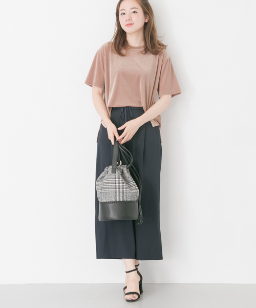 URBAN RESEARCH（アーバンリサーチ）の「ベロアTシャツ（Tシャツ/カットソー・レディース・ネイビー/グレー系その他/ベージュ系その他・FREE）」の5枚目の写真