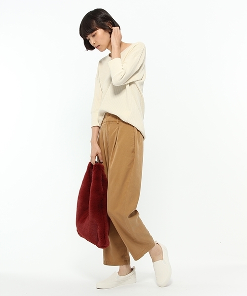 LAKOLE(ラコレ)の「テンセルツイルペグパンツ / LAKOLE(その他パンツ・レディース・ネイビー/カーキ/キャメル・2/3)」の4枚目の写真