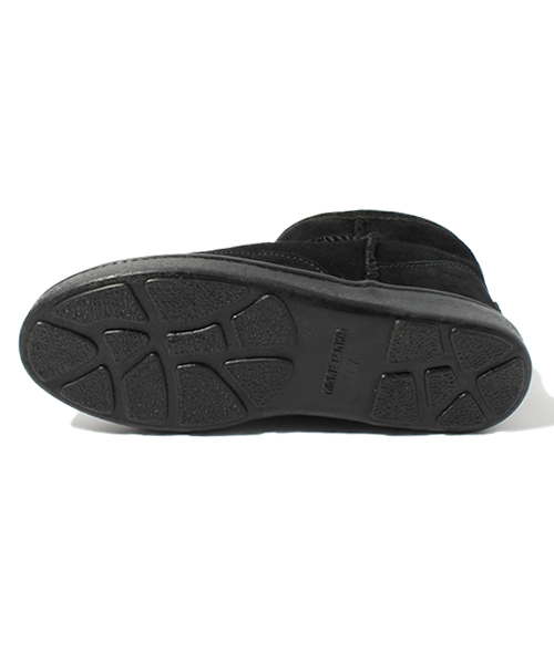 NANO universe(ナノユニバース)の「MINNETONKA/ANKLE HI PUG BOOT(ブーツ・レディース・ブラック・6/7/8)」の3枚目の写真