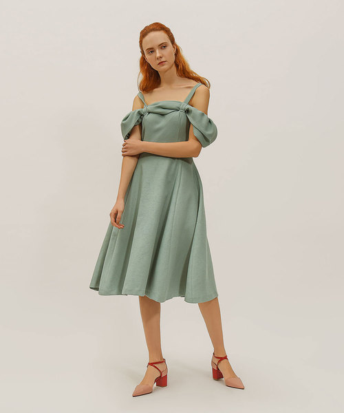 CHARLES & KEITH(チャールズ & キース)の「クリスクロスポインテッドヒール / CRISS CROSS POINTED HEELS(パンプス・レディース・ライトベージュ/ピンク/ブラック・23cm/25.5cm/22.5cm/25cm/24.5cm/23.5cm)」の20枚目の写真
