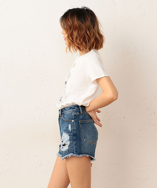 SPIRALGIRL（スパイラルガール）の「クラッシュデニムショートパンツ（デニムパンツ・レディース・ブルー/オフホワイト/ネイビー・1/2）」の6枚目の写真