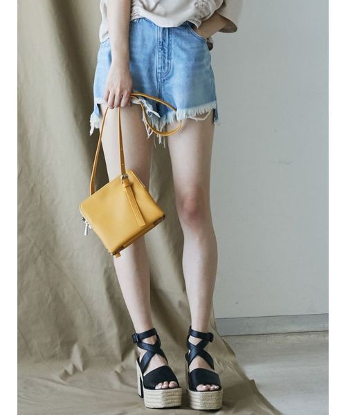 EMODA（エモダ）の「フリンジクラッシュジャストウエストショートパンツ（デニムパンツ・レディース・ライトブルー/ブラック/インディゴブルー・SMALL/MEDIUM）」の6枚目の写真