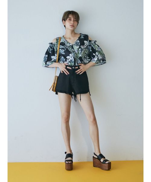 EMODA（エモダ）の「フリンジクラッシュジャストウエストショートパンツ（デニムパンツ・レディース・ライトブルー/ブラック/インディゴブルー・SMALL/MEDIUM）」の8枚目の写真