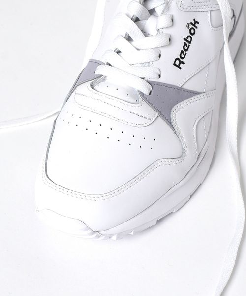 Reebok(リーボック)の「【Begin11月号掲載】Reebok: エクスクルーシブ クラシックレザー ■(スニーカー・メンズ・ホワイト/ブラック・26cm/26.5cm/27cm/27.5cm/28cm/28.5cm/29cm)」の4枚目の写真