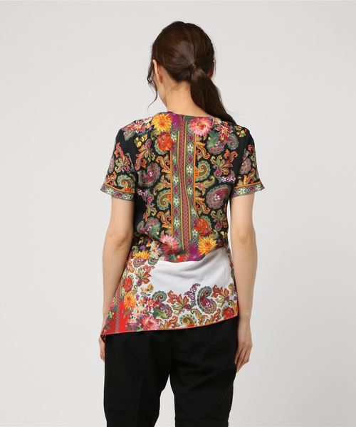 Desigual(デシグアル)の「インド アシンメトリー ブラウス TATIANA(Tシャツ/カットソー・レディース・オレンジ・2L/SS/S/M/L)」の3枚目の写真