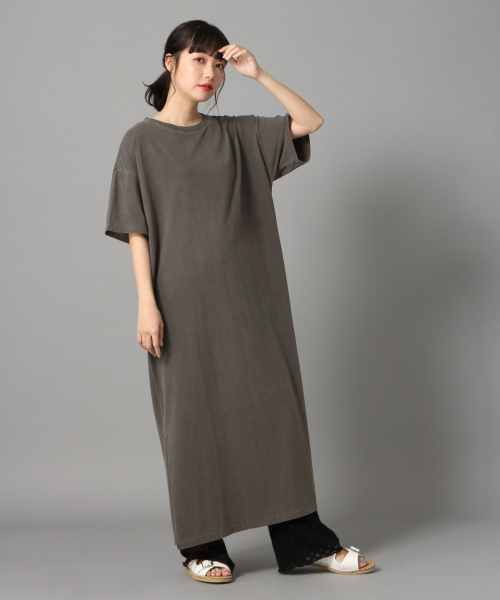 LOWRYS FARM（ローリーズファーム）の「ピグメントＴシャツワンピ　833199（ワンピース・レディース・アイボリー/ブラック/ブルー/レッド・FREE）」の2枚目の写真