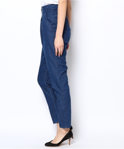Chico（チコ）の「デニムハイウエストロングPT（その他パンツ・レディース・ホワイト/ネイビー/ブルー・FREE）」の6枚目の写真