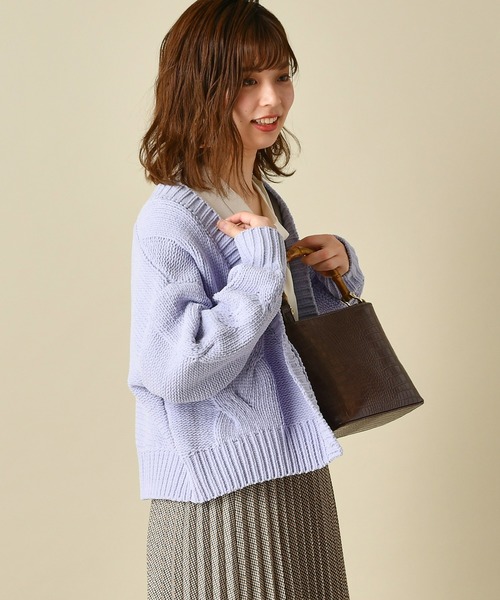 natural couture(ナチュラルクチュール)の「マットモールヤーンケーブルカーディガン(カーディガン/ボレロ・レディース・ベージュ/アイボリー/ミント/モカ/ラベンダー・FREE)」の5枚目の写真
