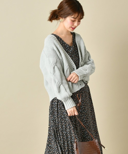natural couture(ナチュラルクチュール)の「マットモールヤーンケーブルカーディガン(カーディガン/ボレロ・レディース・ベージュ/アイボリー/ミント/モカ/ラベンダー・FREE)」の4枚目の写真