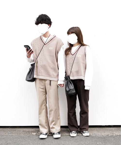 PairPair(ペアペア)の「ショート丈チルデンニットベスト(ベスト・レディース・モカ/アイボリー・FREE)」の1枚目の写真