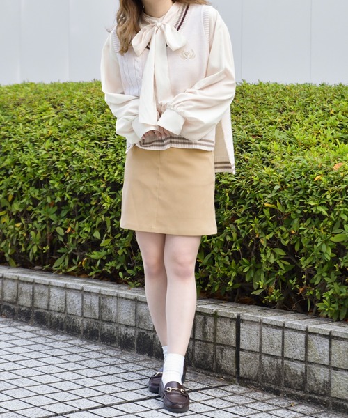 PairPair(ペアペア)の「ショート丈チルデンニットベスト(ベスト・レディース・モカ/アイボリー・FREE)」の5枚目の写真