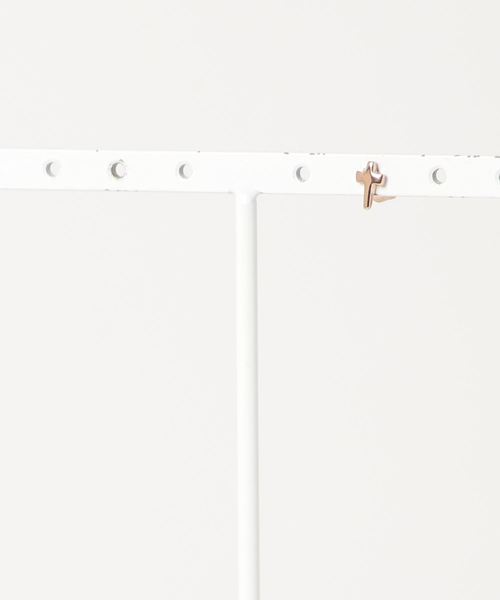 Vaya Con Dios（ヴァヤコンディオス）の「【VayaConDios/ヴァヤコンディオス】ステンレス製miniクロスピアス[片耳用]（ピアス（片耳用）・メンズ・ブラック/シルバー/ゴールド/ピンクゴールド・FREE）」の8枚目の写真