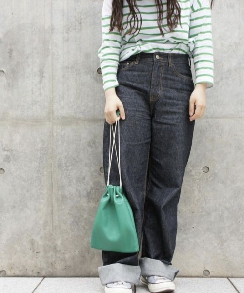 TIDEWAY(タイドウェイ)の「MONTH ITALY LEATHER 2WAY 巾着 ショルダー(ショルダーバッグ・メンズ・ライトベージュ/ブルー/ミント/ピンクベージュ/グリーン/ターコイズブルー/ライム/グレイッシュベージュ/オレンジ/ブラック/レッド/ホワイト・FREE)」の21枚目の写真