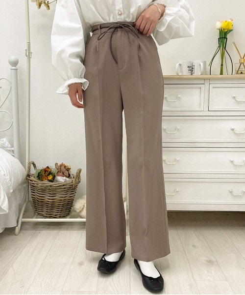 apres jour(アプレジュール)の「MILKフレアパンツ【ZOZOTOWN限定アイテム】(その他パンツ・レディース・アイボリー/ブルー系その他/オレンジ系その他/ブラック/ラベンダー/モカ/ダークブラウン/その他/ミント・MEDIUM/X-LARGE/SMALL)」の4枚目の写真