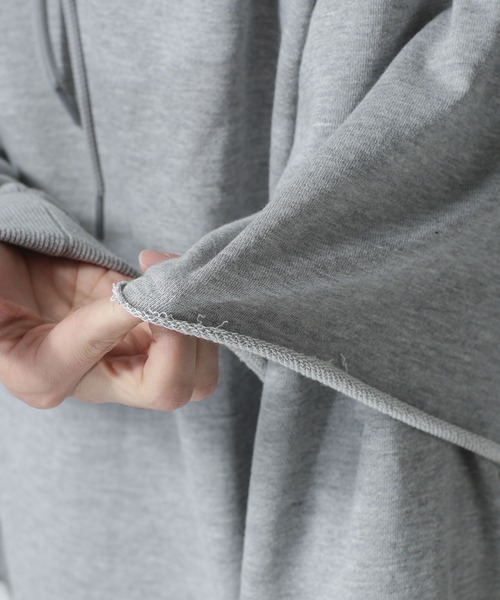NANO universe(ナノユニバース)の「レイヤードリラックスフーディー(パーカー・メンズ・サンドベージュ/トップグレー/ブラック・SMALL/MEDIUM/LARGE)」の6枚目の写真