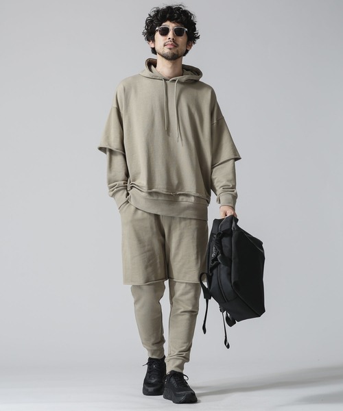 NANO universe(ナノユニバース)の「レイヤードリラックスフーディー(パーカー・メンズ・サンドベージュ/トップグレー/ブラック・SMALL/MEDIUM/LARGE)」の5枚目の写真