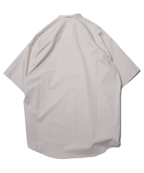 FREAK'S STORE(フリークスストア)の「WEB限定 Wide Fit ワイドフィット バンドカラー ショートスリーブシャツ/オーバーサイズ(シャツ/ブラウス・メンズ・オフホワイト/ブラック/グレイッシュベージュ/サックスブルー/ストライプ・SMALL/MEDIUM/LARGE)」の19枚目の写真