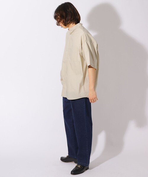 FREAK'S STORE(フリークスストア)の「WEB限定 Wide Fit ワイドフィット バンドカラー ショートスリーブシャツ/オーバーサイズ(シャツ/ブラウス・メンズ・オフホワイト/ブラック/グレイッシュベージュ/サックスブルー/ストライプ・SMALL/MEDIUM/LARGE)」の8枚目の写真