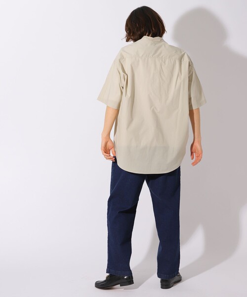 FREAK'S STORE(フリークスストア)の「WEB限定 Wide Fit ワイドフィット バンドカラー ショートスリーブシャツ/オーバーサイズ(シャツ/ブラウス・メンズ・オフホワイト/ブラック/グレイッシュベージュ/サックスブルー/ストライプ・SMALL/MEDIUM/LARGE)」の6枚目の写真