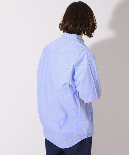 FREAK'S STORE(フリークスストア)の「WEB限定 Wide Fit ワイドフィット バンドカラー ショートスリーブシャツ/オーバーサイズ(シャツ/ブラウス・メンズ・オフホワイト/ブラック/グレイッシュベージュ/サックスブルー/ストライプ・SMALL/MEDIUM/LARGE)」の13枚目の写真