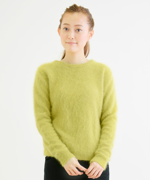 NIMES(ニーム)の「7Gアンゴラミンク加工 クルーネックプルオーバー(ニット/セーター・レディース・チャコールグレー/ベージュ/ターコイズブルー/イエロー・ONE SIZE)」の1枚目の写真