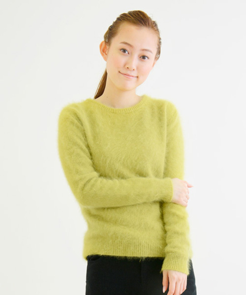 NIMES(ニーム)の「7Gアンゴラミンク加工 クルーネックプルオーバー(ニット/セーター・レディース・チャコールグレー/ベージュ/ターコイズブルー/イエロー・ONE SIZE)」の5枚目の写真