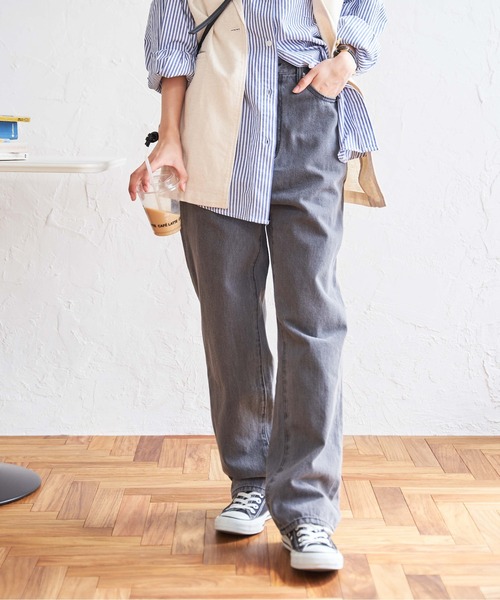 WEGO（ウィゴー）の「WEGO/【マルチサイズ】ハイウエストストレートパンツ（デニムパンツ・レディース・インディゴブルー/ホワイト系その他/グリーン系その他/ダークインディゴブルー/ブラウン/ピンク/ブラック系その他/ライトインディゴブルー/ベージュ/カーキ/ブラウン系その他/グリーン/レッド/ブラック/ケリー/ピンク系その他・SMALL/LARGE/X-SMALL/MEDIUM/MEDIUM/TALL）」の4枚目の写真