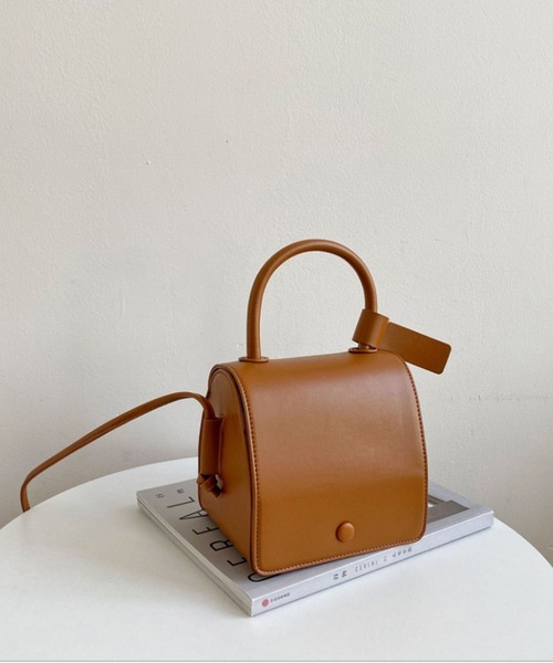 aimoha（アイモハ）の「箱型シンプルバッグ（ショルダーバッグ・レディース・ブラック/ベージュ/ブラウン/イエロー・FREE）」の8枚目の写真