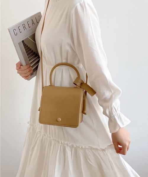 aimoha（アイモハ）の「箱型シンプルバッグ（ショルダーバッグ・レディース・ブラック/ベージュ/ブラウン/イエロー・FREE）」の5枚目の写真