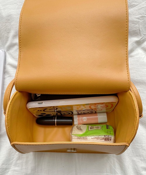 aimoha（アイモハ）の「箱型シンプルバッグ（ショルダーバッグ・レディース・ブラック/ベージュ/ブラウン/イエロー・FREE）」の18枚目の写真